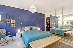 1 slaapkamer, een strijkplank/strijkijzer, wifi, beddengoed