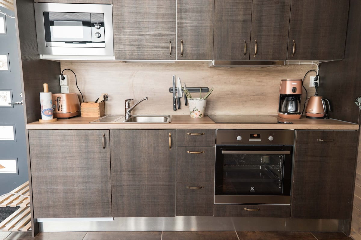 deluxe cabin (taiga) | private kitchen