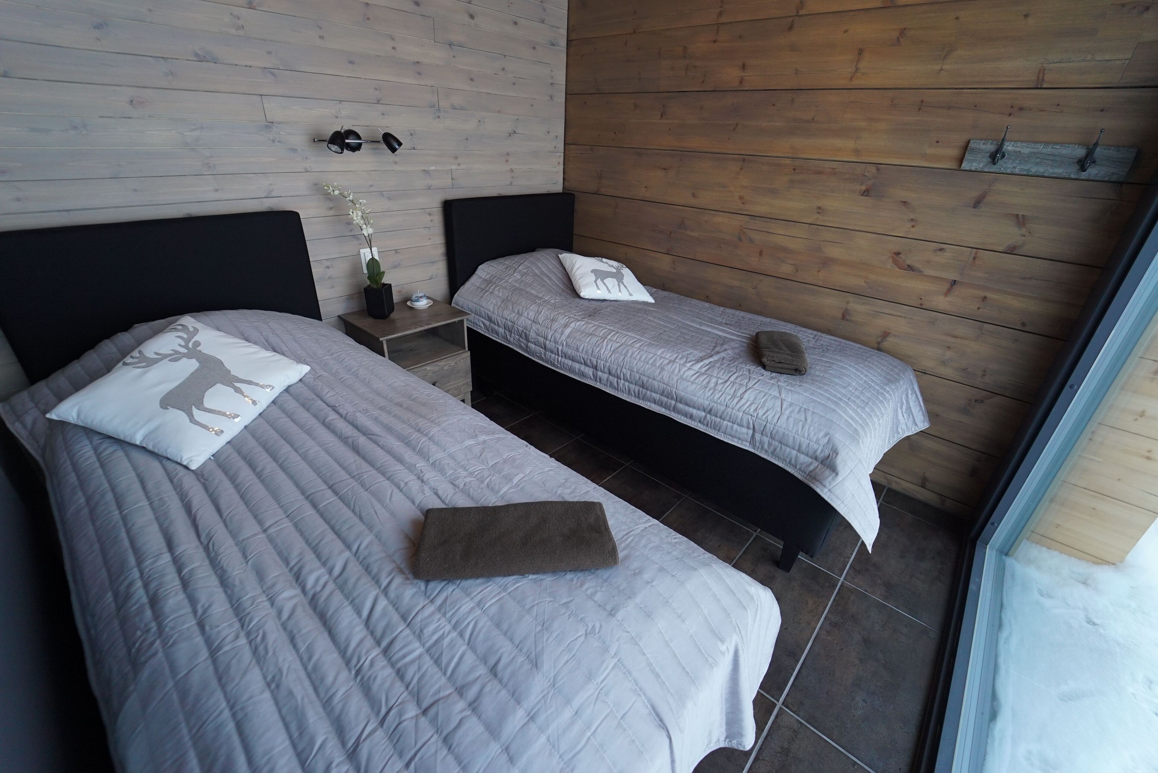deluxe cabin (routa) | 3 bedrooms, free wifi, bed sheets