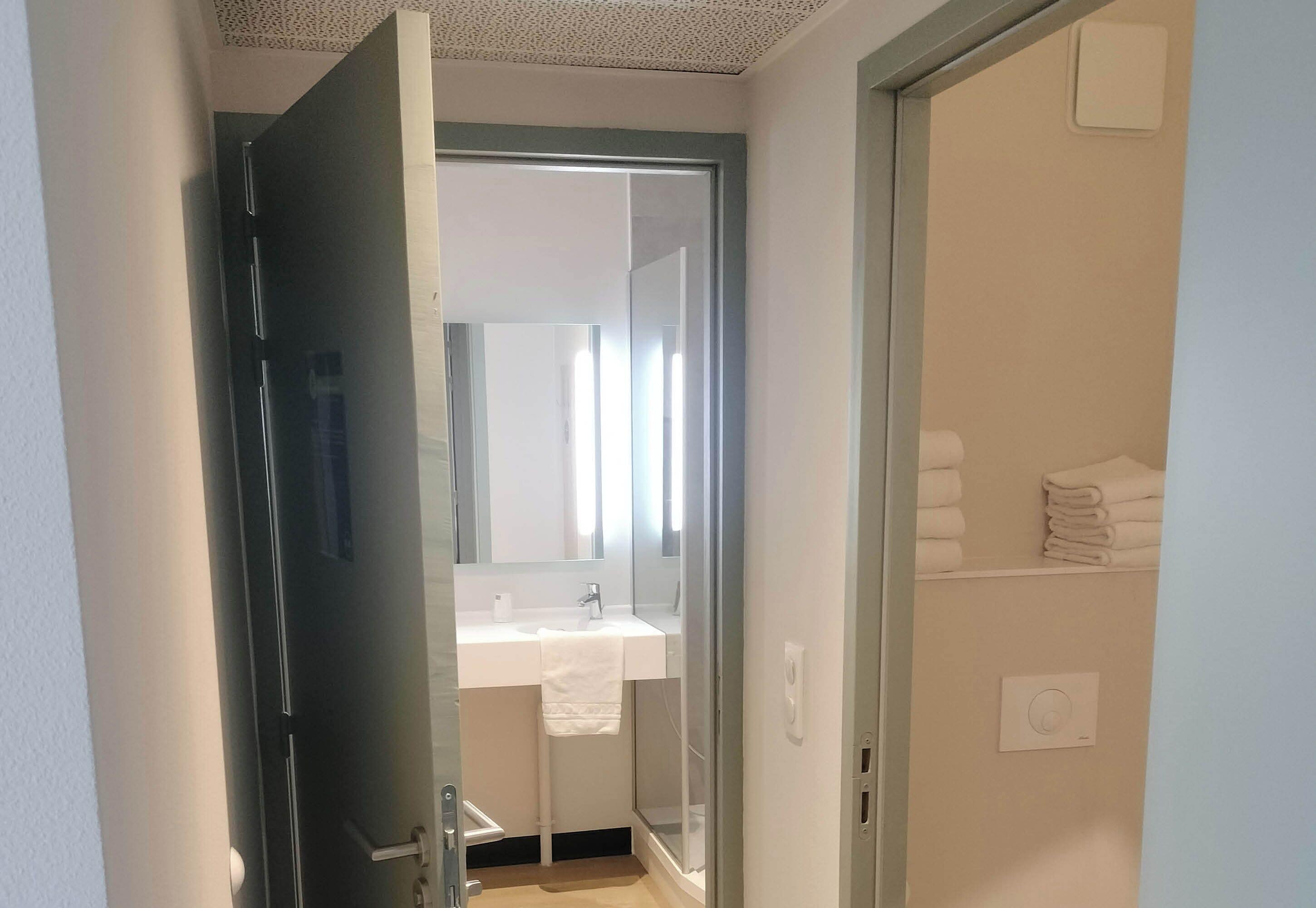 Foto - B&B HOTEL Troyes Magasins d'usine