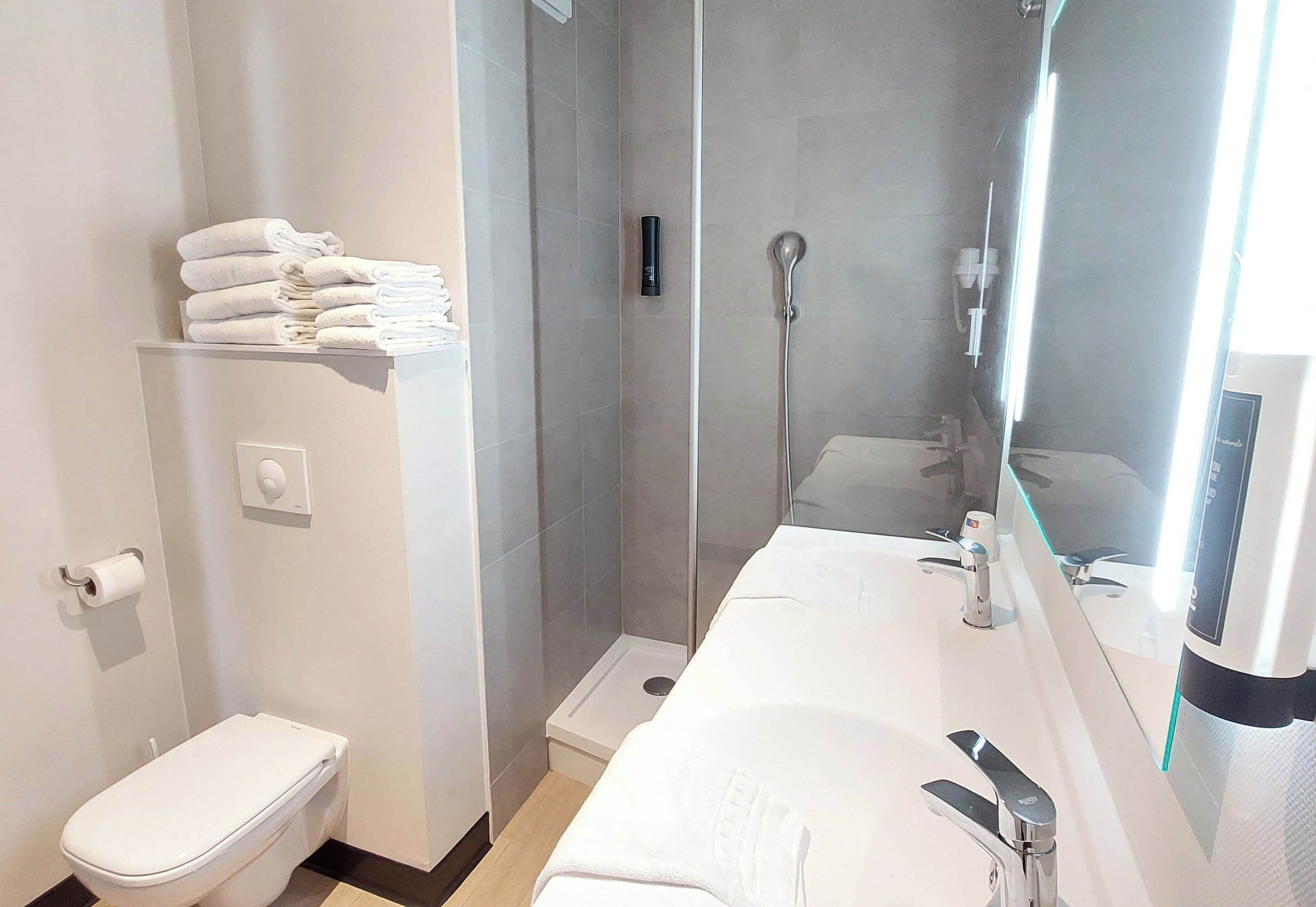 Foto - B&B HOTEL Troyes Magasins d'usine