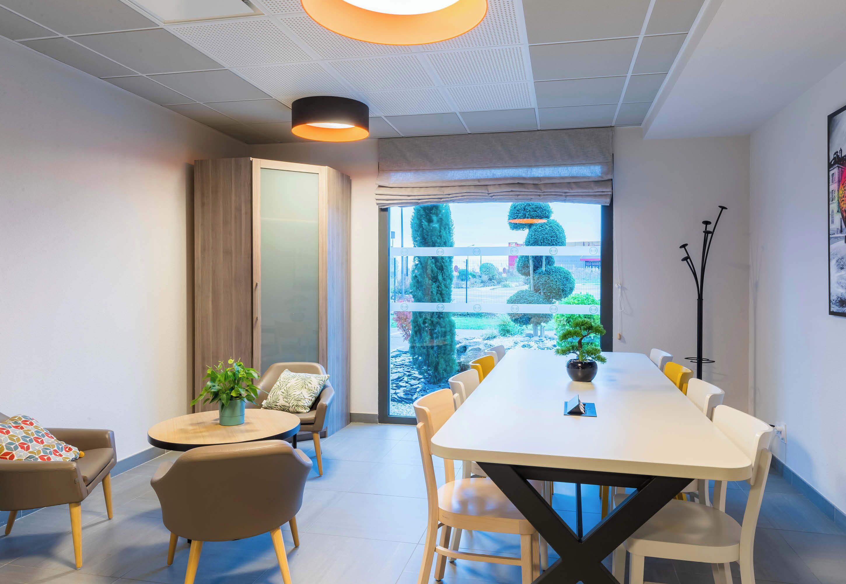 Coin salon dans le hall