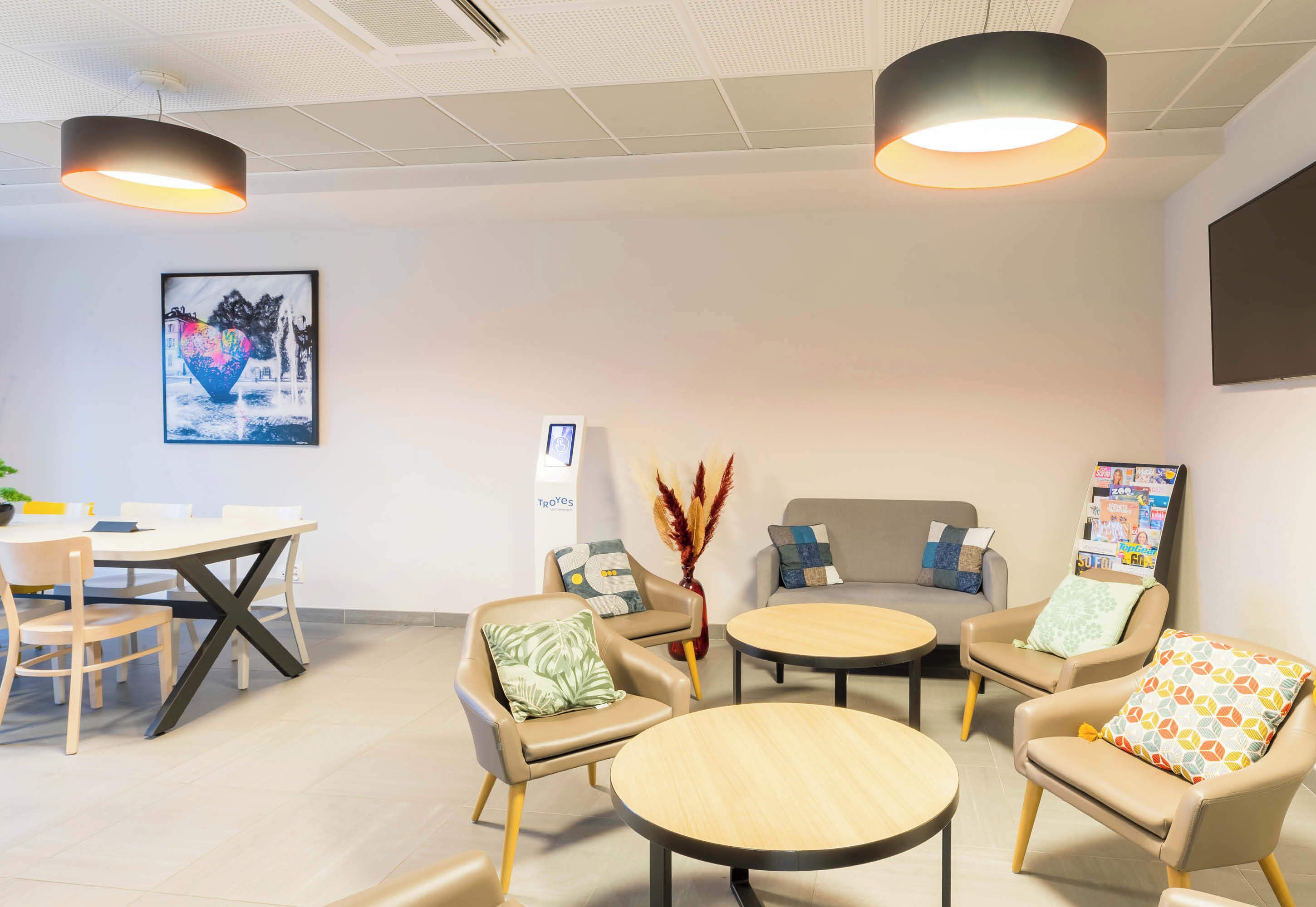 Foto - B&B HOTEL Troyes Magasins d'usine
