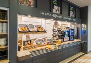 每日供应自助式早餐（需付费）