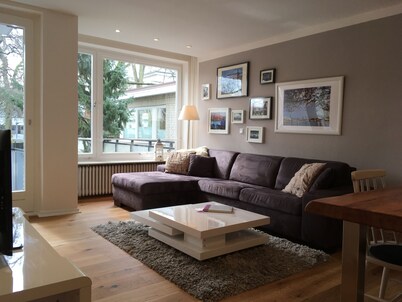 S Style Living Alsterhude, unique, on the Outer Alster in Hamburg-Winterhude