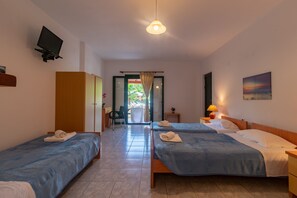 1 bedroom, in-room safe, iron/ironing board, WiFi