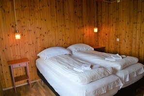 Huisje (for 4 guests) | Gratis babybedden, gratis wifi, beddengoed