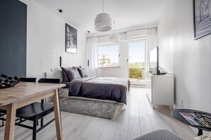 1 bedroom, iron/ironing board, WiFi, bed sheets - Studio 5* super central, air-conditioned balcony with view (Luxembourg)