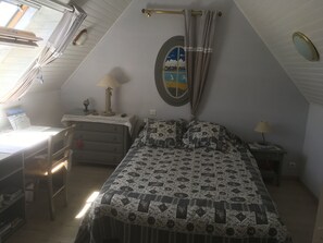 3 bedrooms, iron/ironing board, travel crib, free WiFi