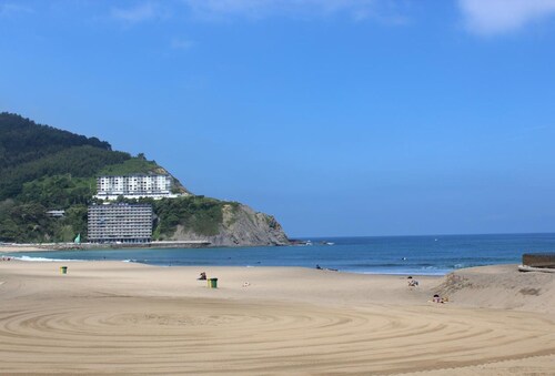 BEKOABADEN (XBI33), einen Schritt von San Juan de Gaztelugatxe entfernt