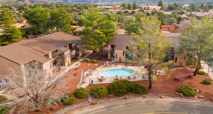 Red Rock Casita~1BD/1BA Condo Oak Creek Walking Distance To Everything!