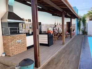 Outdoor dining