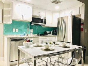 Cookware/dishes/utensils - 2701 · Luxury Lakefront Unit With Pool Views (Orlando)