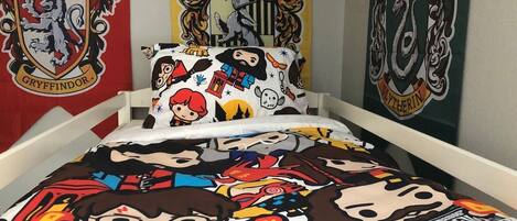 2 bedrooms, bed sheets