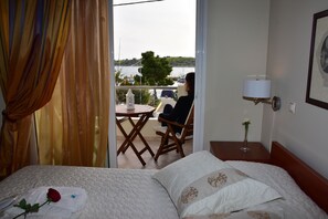 1 slaapkamer, een strijkplank/strijkijzer, wifi, beddengoed