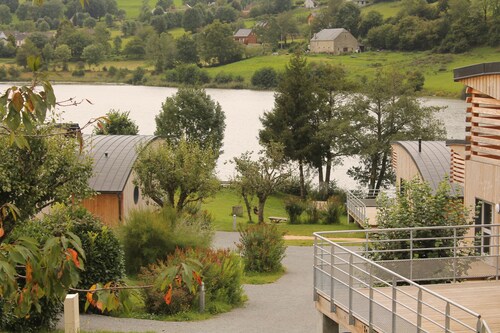 HOLIDAY VILLAGE OF LAKE MENET / FACING THE LAKE OF 14 HECTARES