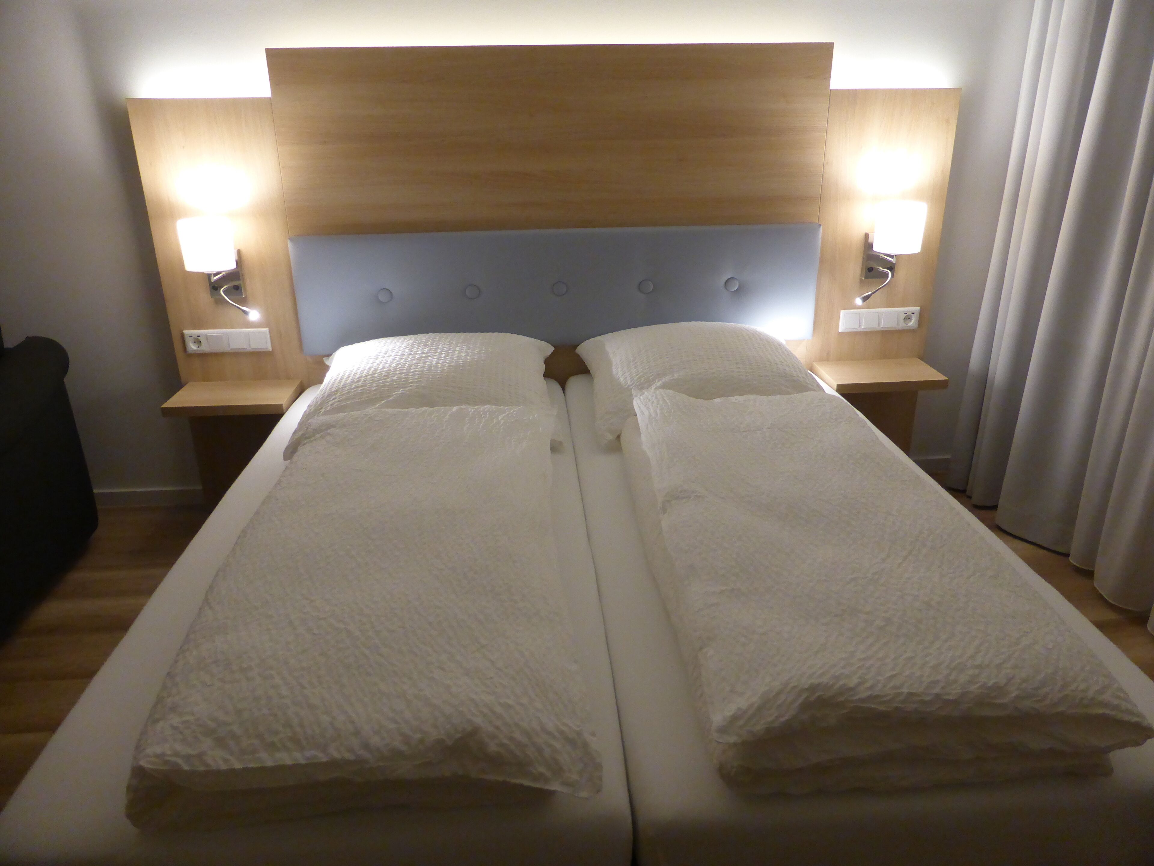 Deluxe Studio (TYP-3) | Desk, blackout curtains, soundproofing, iron/ironing board