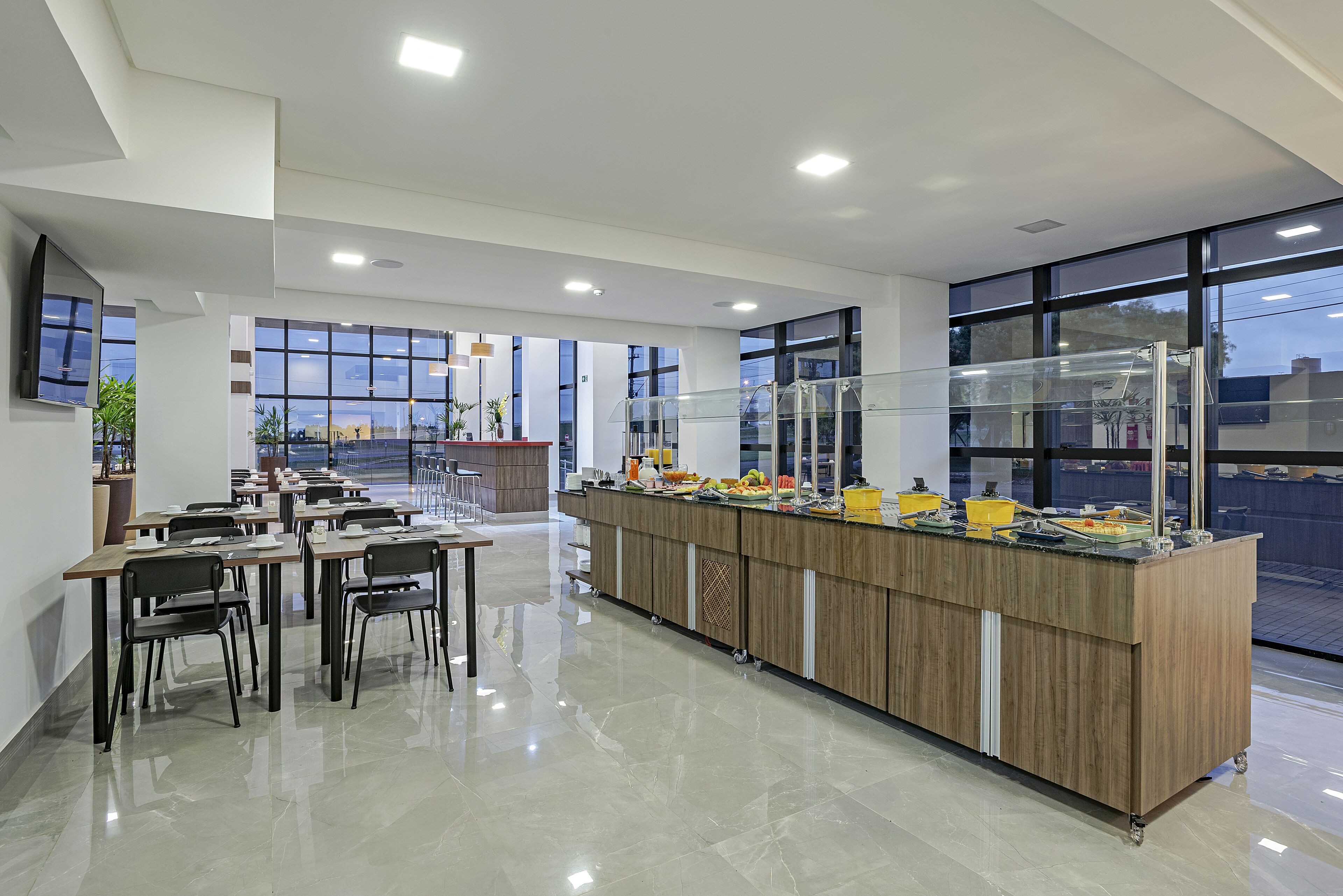 breakfast, lunch and dinner served