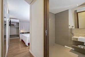 Standard Double Room, Accessible | Minibar, in-room safe, desk, free WiFi - Slim Guarapuava (Guarapuava)