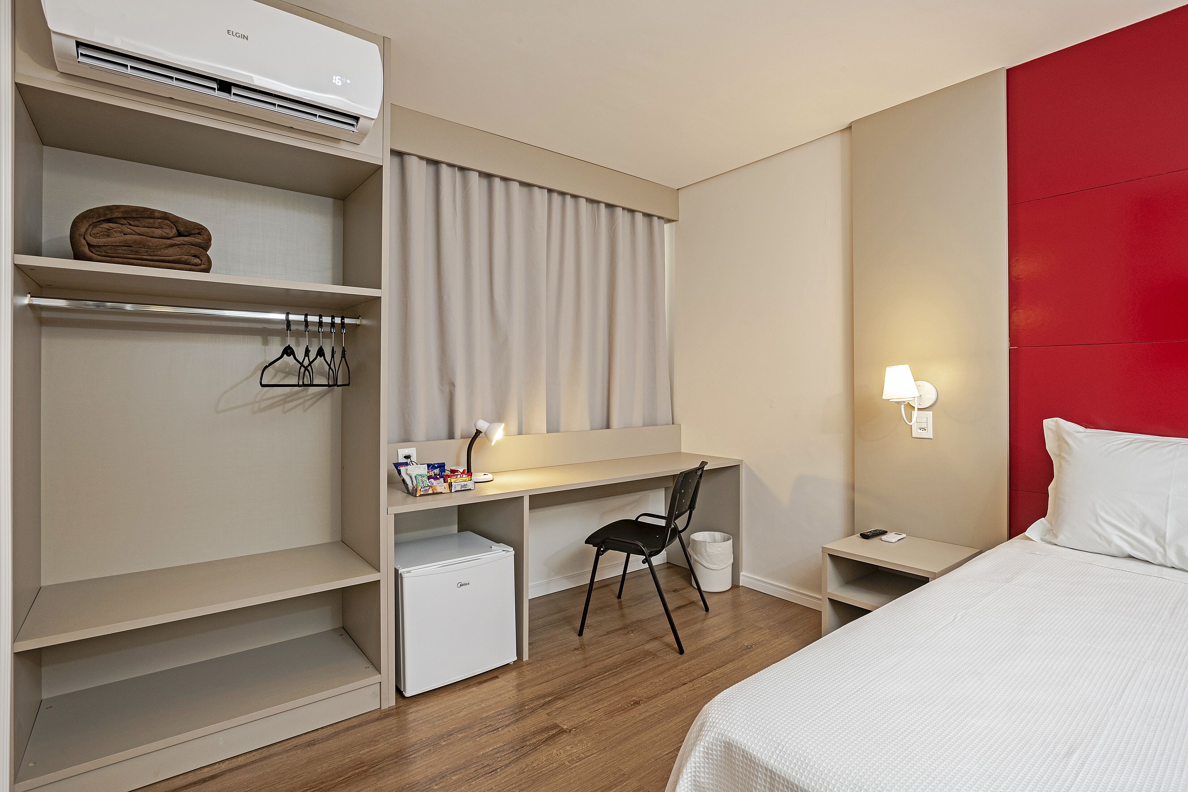 standard double room, accessible | minibar, in-room safe, desk, free wifi