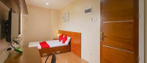 Deluxe Double Room | 1 bedroom, in-room safe, free WiFi, bed sheets