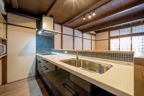 Private kitchen - RESI STAY Villa Silktree (Kyoto)