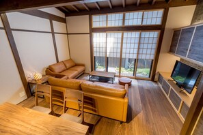 别墅 (Silktree) | 起居区 | 平板电视、加热地板