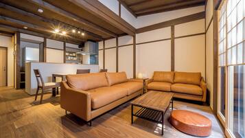 Villa Silktree | 2 bedrooms, in-room safe, individually decorated, desk