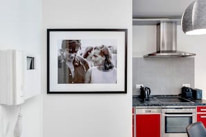 Microondas, horno, placa de cocina, lavavajillas