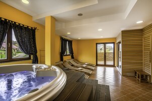 Indoor spa tub
