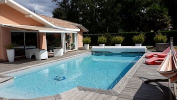 Piscine extérieure, piscine chauffée