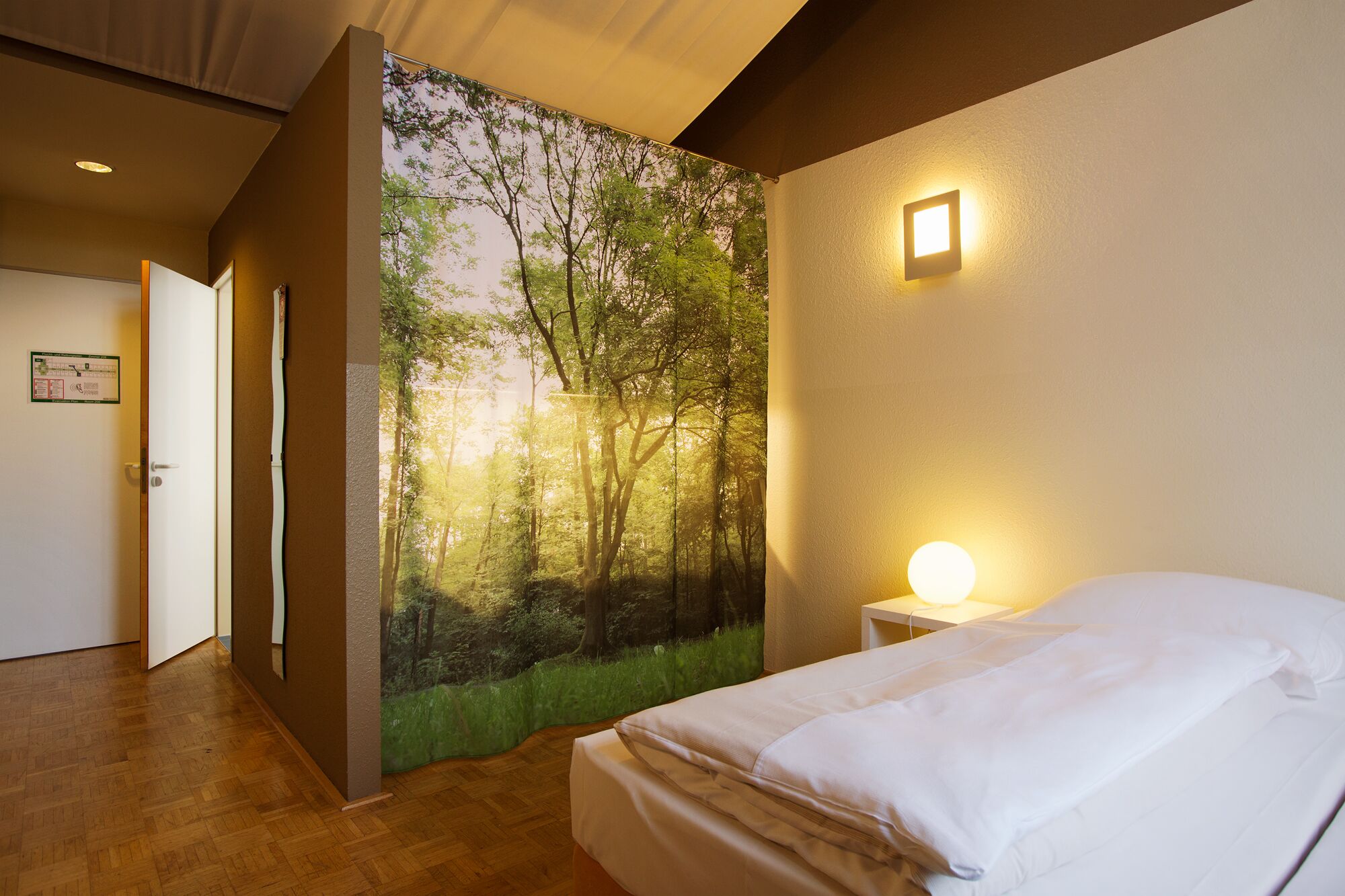 Superior-Einzelzimmer, 1 großes Einzelbett, Nichtraucher, Kochnische | Individuell eingerichtet, Schreibtisch, laptopgeeigneter Arbeitsplatz