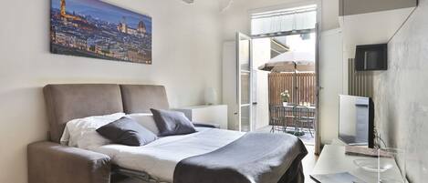 1 bedroom, iron/ironing board, WiFi, bed sheets