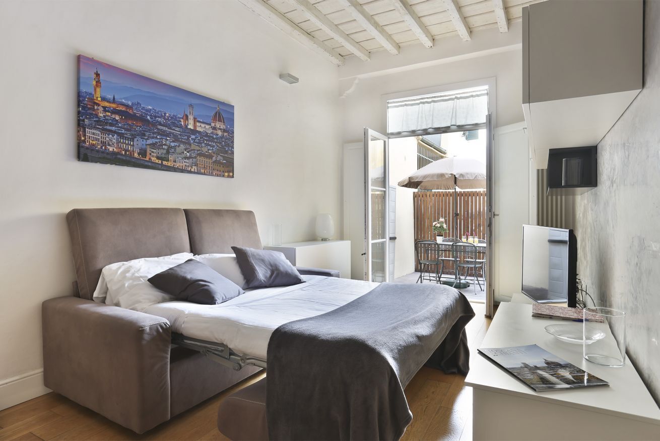1 dormitorio, tabla de planchar con plancha, wifi y ropa de cama