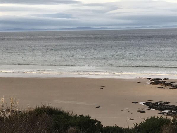 Beach nearby - Covesea Lighthouse Cottages (Lossiemouth)