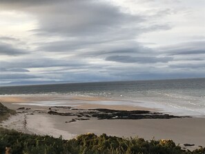 Beach nearby - Covesea Lighthouse Cottages (Lossiemouth)