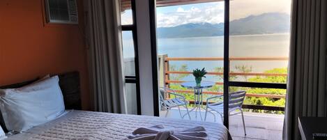 Fer et planche à repasser, Wi-Fi gratuit, draps fournis