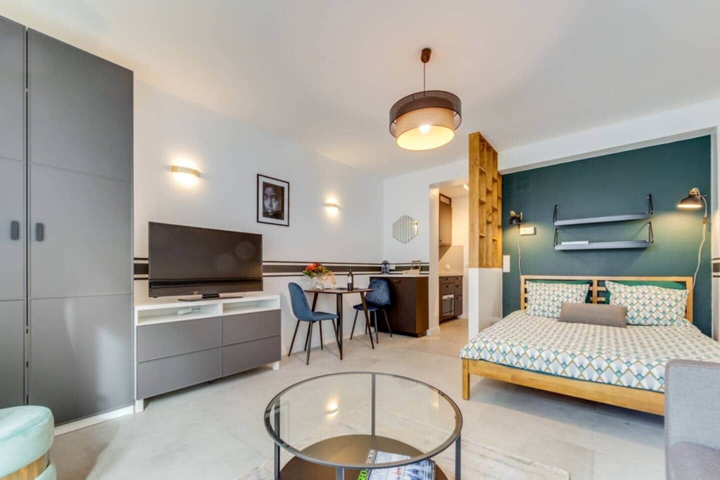 Bügeleisen/Bügelbrett, WLAN, Bettwäsche