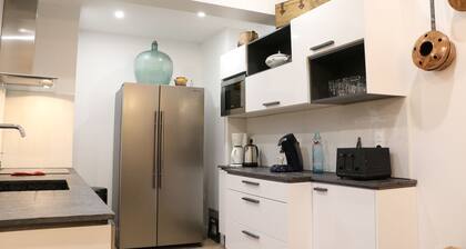 Villa Art Natura, Ă  2 km de BagnĂšres-de-Luchon, grand confort, grand jardin