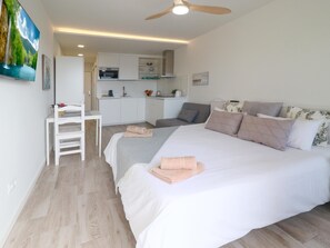 1 bedroom, free internet, bed sheets