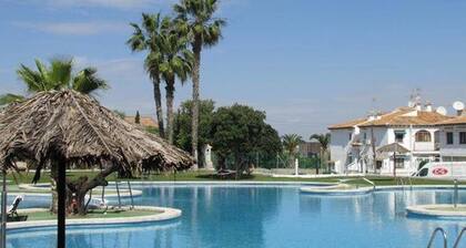 Bungalow Ground Floor Lake Garden 4 hengelle