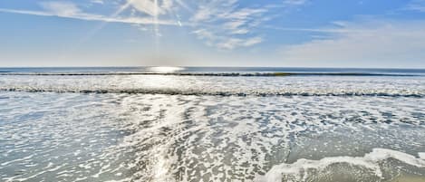 海灘、躺椅、沙灘巾