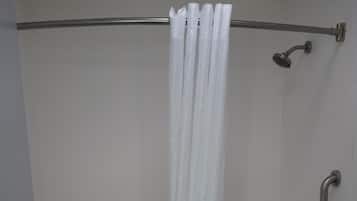 Single Room | Bathroom | Combined shower/tub, hair dryer, towels, soap