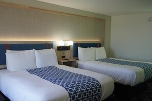 Double Room | Desk, blackout curtains, iron/ironing board, free WiFi