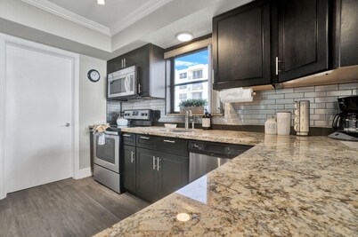 Waterfront condo & boat dock at the Heart of Palm Beach 
