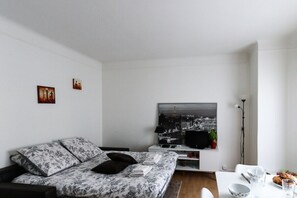 1 soverom, strykejern/-brett, wi-fi (inkludert) og sengetøy