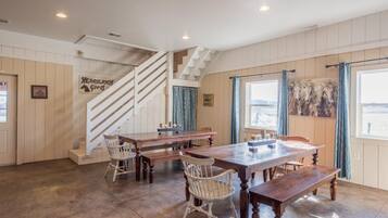The Lodge Loft | In-room dining