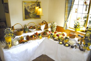 Daily buffet breakfast (EUR 10 per person)