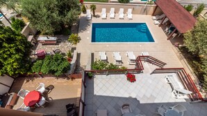 Outdoor pool - Villa - Apartment II (4 + 2); Salt water pool, air conditioning, wi fi (Vodnjan)