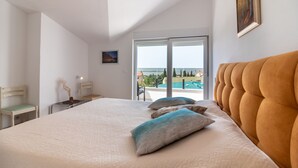 2 bedrooms, in-room safe, iron/ironing board, WiFi (free) - Villa - Apartment II (4 + 2); Salt water pool, air conditioning, wi fi (Vodnjan)